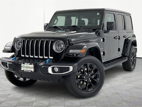 Used 2023 Jeep Wrangler Unlimited Sahara image 3