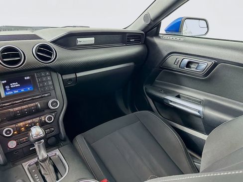 Used 2018 Ford Mustang Coupe image 22