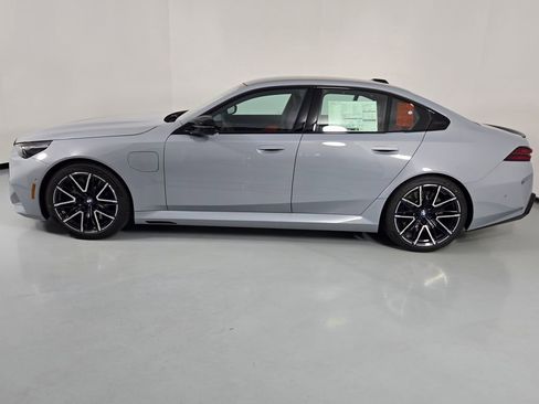 New 2026 BMW M5 w/ Executive Package image 4