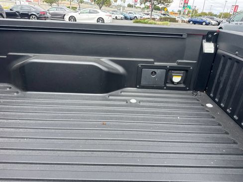 Used 2016 Toyota Tacoma TRD Sport RWD image 12
