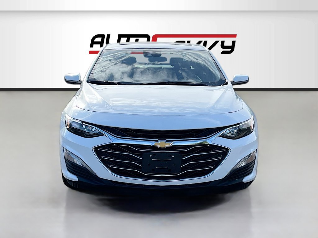 Used 2024 Chevrolet Malibu LT FWD image 2