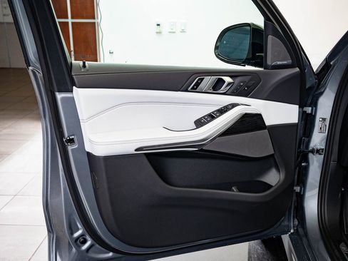 New 2026 BMW X5 xDrive40i w/ M Sport Package image 23