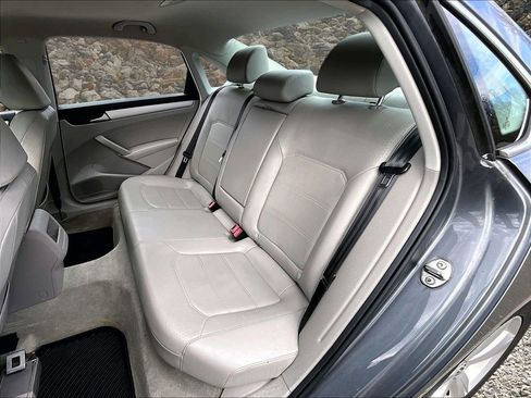 Used 2012 Volkswagen Passat 2.5 SE image 17