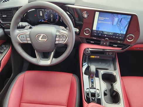 Used 2025 Lexus NX 250 FWD w/ Towing Package (2000 Lbs) image 27