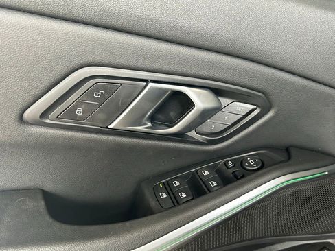 Used 2025 BMW 330i Sedan image 16