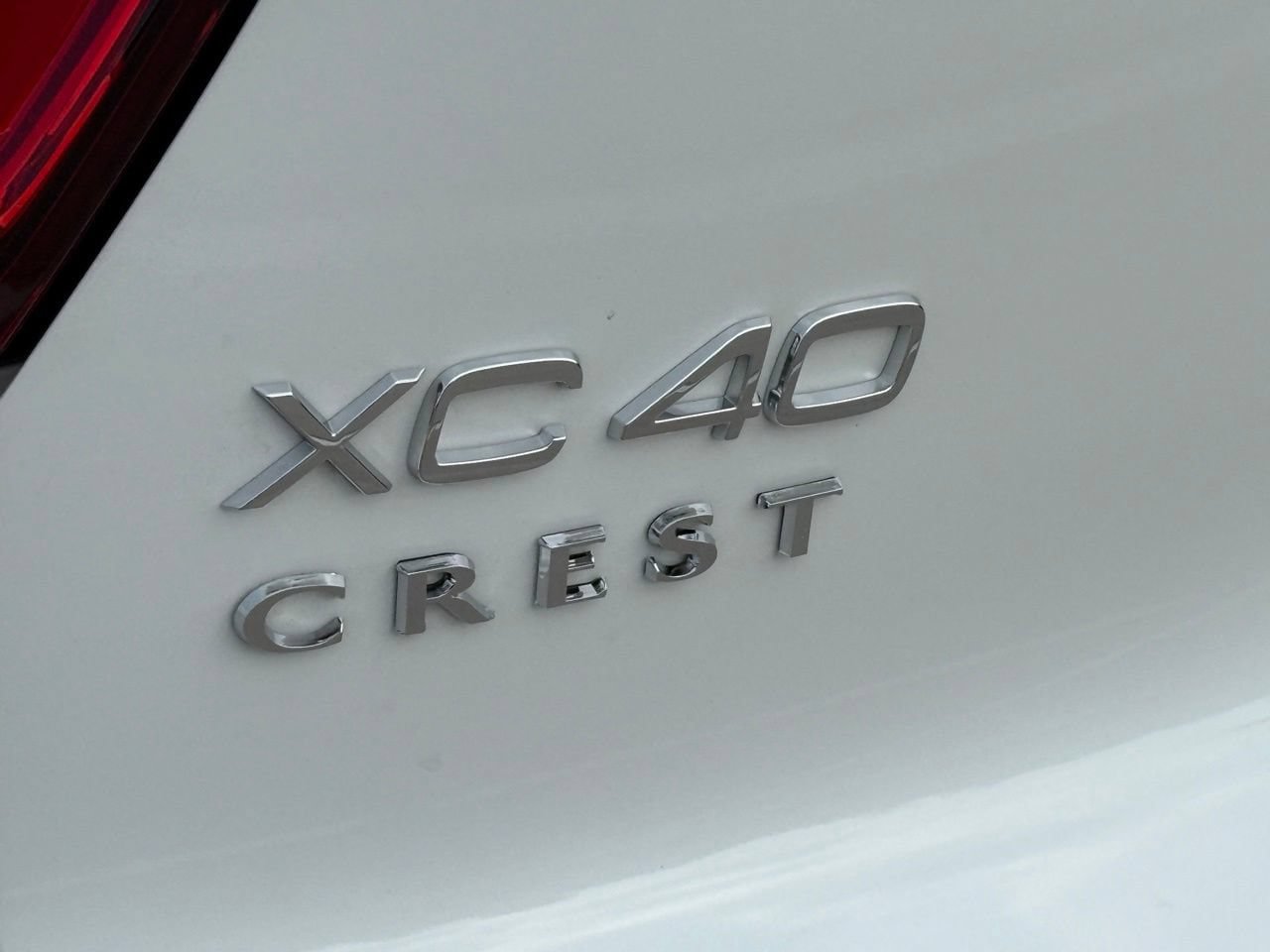 New 2026 Volvo XC40 B4 Plus w/ Protection Package Premier FWD image 6