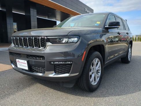 Used 2022 Jeep Grand Cherokee L Limited AWD/4WD image 8