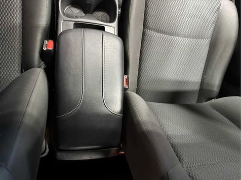 Used 2018 Nissan Rogue Sport S image 17