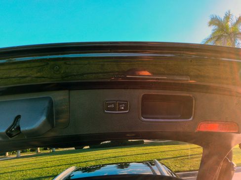 Used 2018 Porsche Macan Turbo image 49