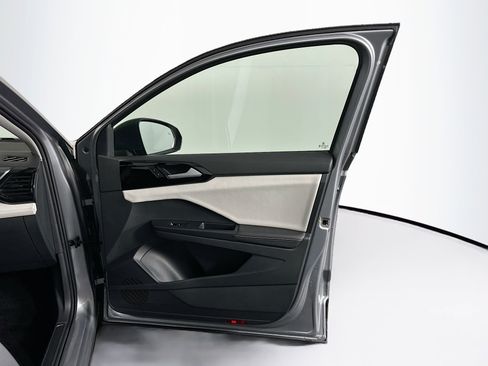 Used 2025 Volkswagen Taos S image 30