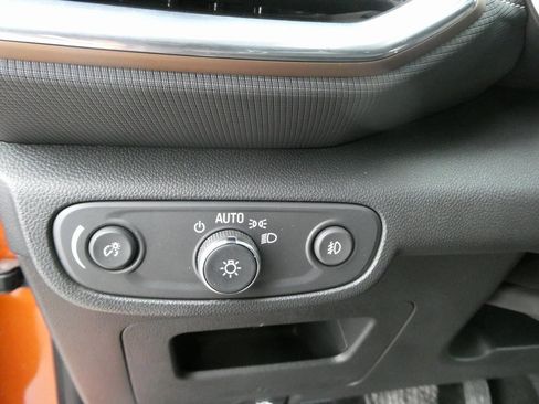 Used 2023 Chevrolet TrailBlazer ACTIV w/ Sun and Liftgate Package image 13