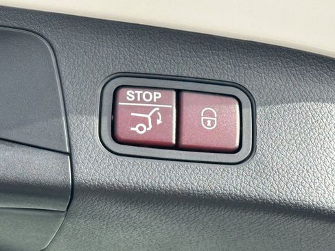 New 2025 Mercedes-Benz GLA 35 AMG 4MATIC image 15