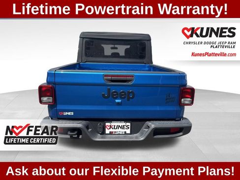 Used 2022 Jeep Gladiator Sport AWD/4WD image 9