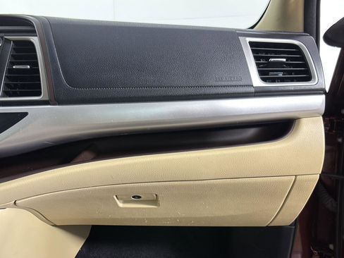 Used 2015 Toyota Highlander XLE AWD/4WD image 27