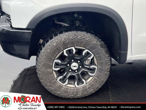 Certified 2023 Chevrolet Silverado 1500 ZR2 w/ Technology Package AWD/4WD image 9