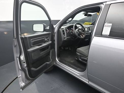Used 2024 RAM 1500 Warlock AWD/4WD image 12
