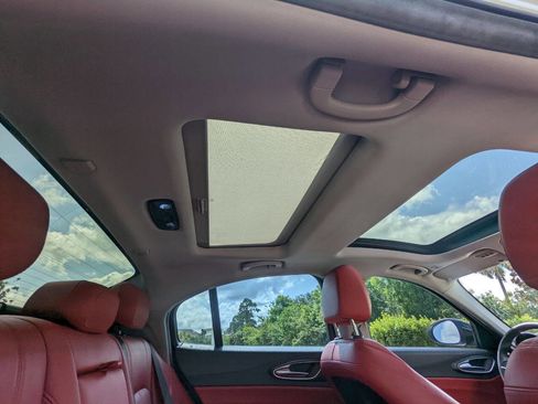 Used 2019 Alfa Romeo Giulia w/ Quick Order Package 22K Sport image 22