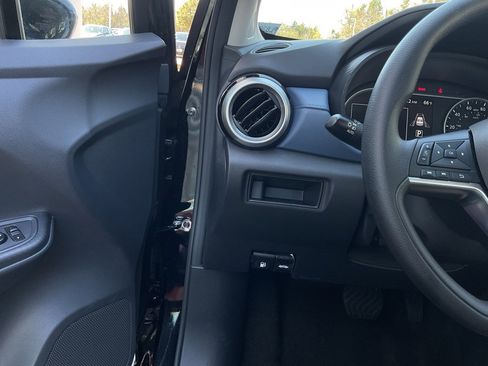 Used 2025 Nissan Versa SV image 24