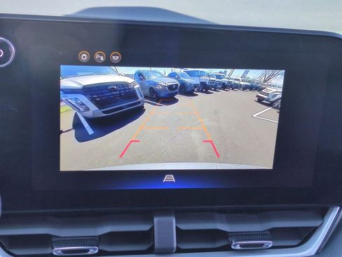 Used 2025 Chevrolet Equinox LT AWD/4WD image 17