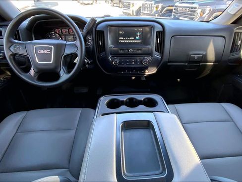 Used 2018 GMC Sierra 1500 2WD Crew Cab w/ Sierra Convenience Package image 14