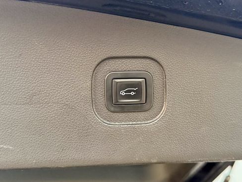 Used 2013 Chevrolet Equinox LTZ FWD image 18