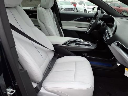 New 2026 Cadillac Lyriq Luxury AWD/4WD image 22