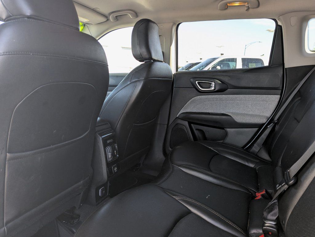 Used 2022 Jeep Compass Latitude AWD/4WD image 29