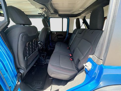 Used 2022 Jeep Wrangler Unlimited Rubicon w/ Dual Top Group AWD/4WD image 20