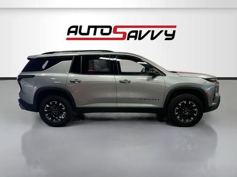 Used 2025 Chevrolet Traverse Z71 w/ Driver Confidence Package AWD/4WD image 8