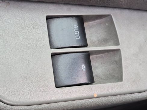 Used 2015 Chevrolet Express 2500 image 15