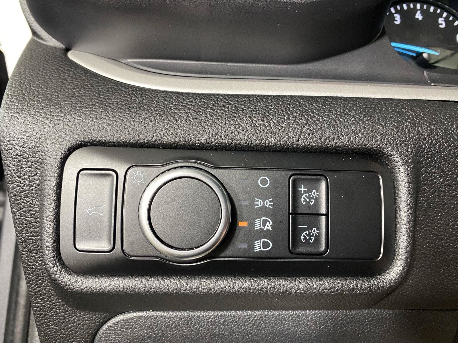 Used 2024 Ford Explorer XLT AWD/4WD image 21