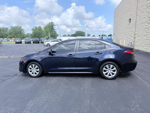 Used 2021 Toyota Corolla LE FWD image 2