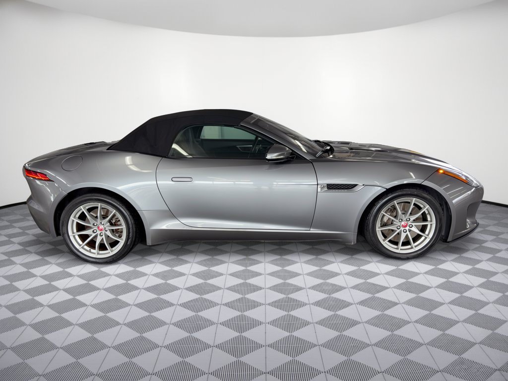 Used 2020 Jaguar F-TYPE Convertible RWD image 8