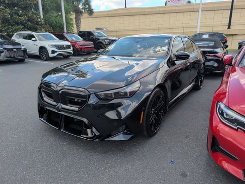 Used 2025 BMW M5 w/ Executive Package AWD/4WD image 3