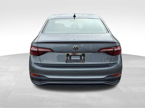 Used 2024 Volkswagen Jetta SE image 6
