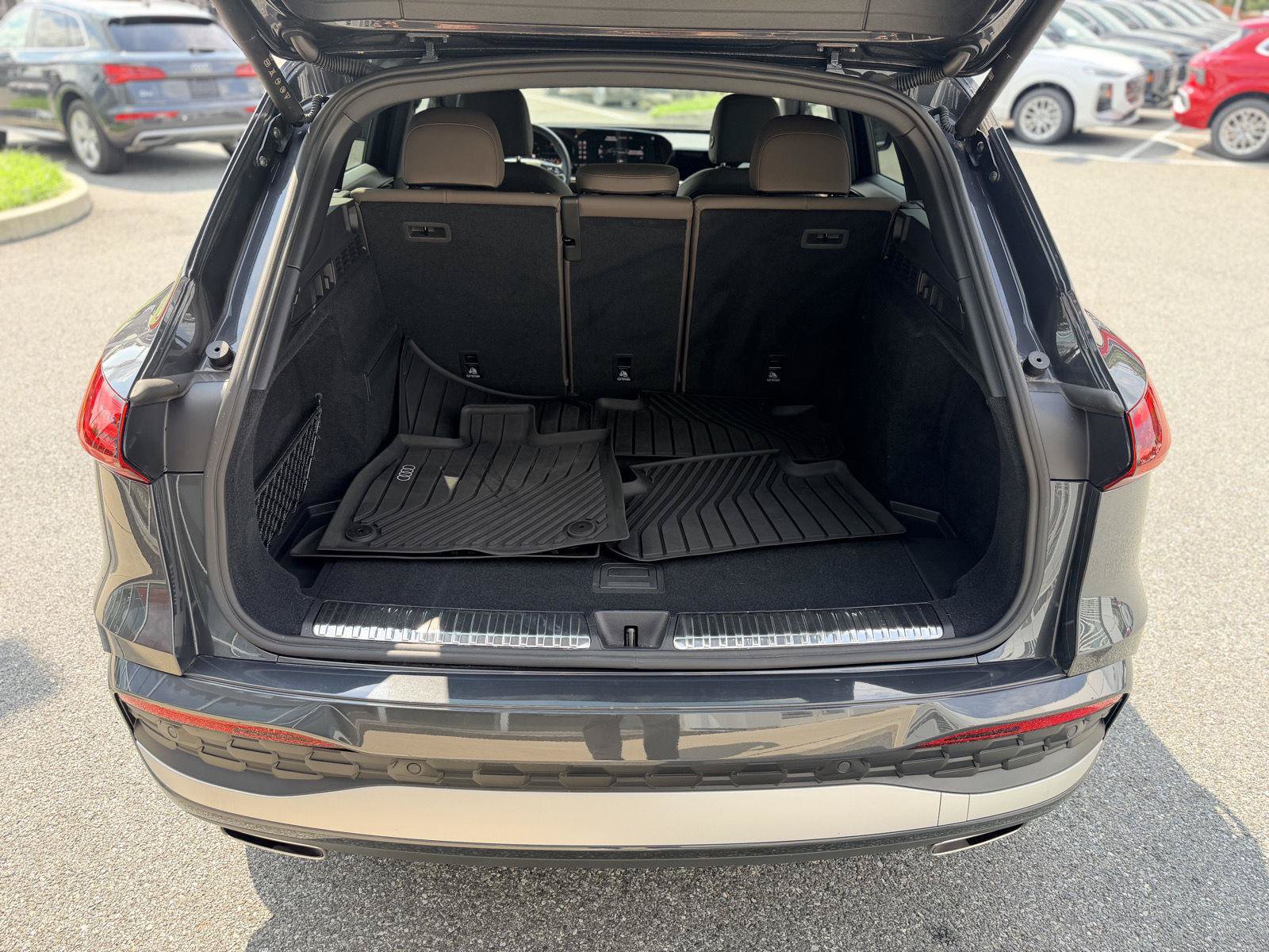 Certified 2025 Audi Q5 Premium w/ Convenience Package AWD/4WD image 17