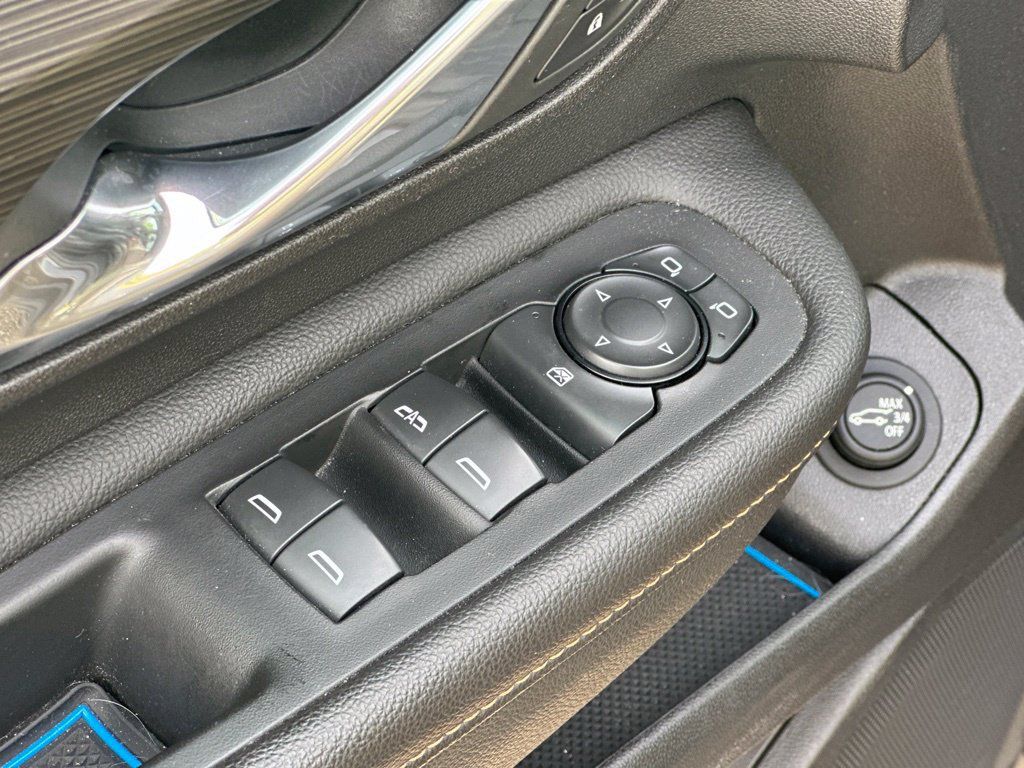 Used 2019 GMC Terrain SLT w/ Preferred Package AWD/4WD image 16