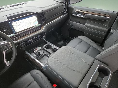 Used 2025 Chevrolet Silverado 1500 LT Trail Boss w/ Convenience Package II AWD/4WD image 12