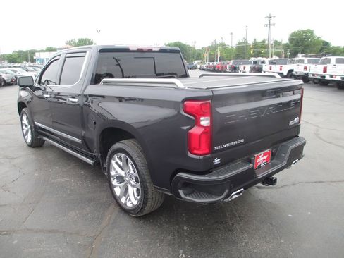 Used 2024 Chevrolet Silverado 1500 High Country w/ High Country Premium Package AWD/4WD image 11