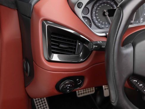 Used 2014 Aston Martin Vanquish Volante RWD image 27