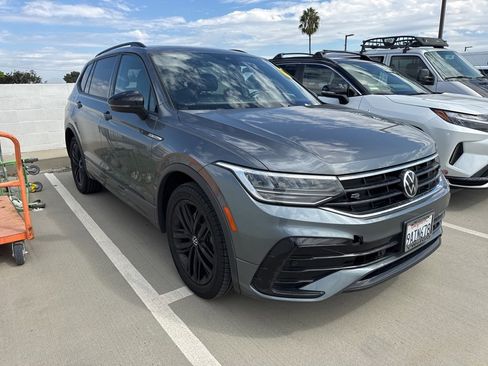 Used 2022 Volkswagen Tiguan SE R-Line image 1