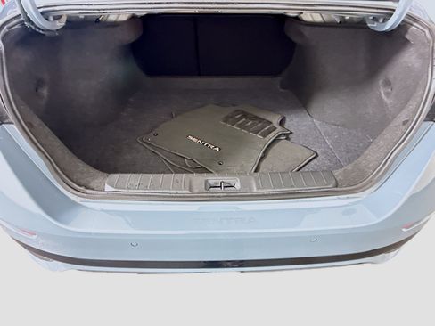 Used 2025 Nissan Sentra SR FWD image 35