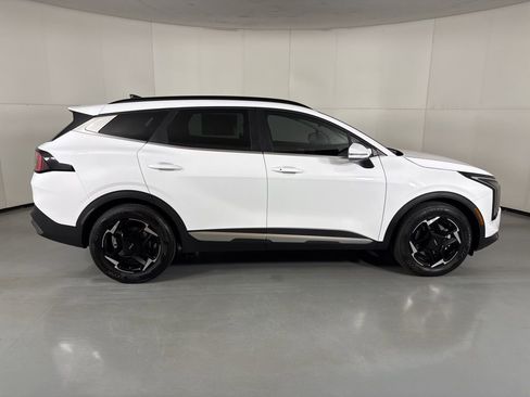 New 2026 Kia Sportage EX FWD image 9
