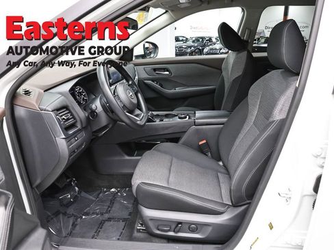 Used 2023 Nissan Rogue SV AWD/4WD image 13