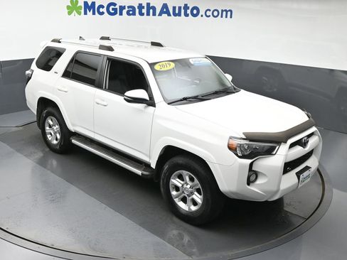 Used 2019 Toyota 4Runner SR5 Premium image 3