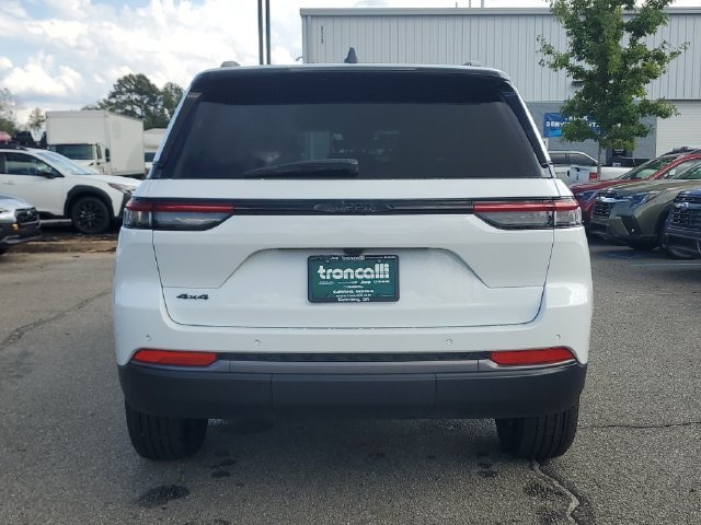 New 2027 Jeep Grand Cherokee Altitude AWD/4WD image 6