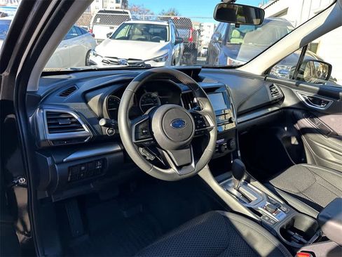 Used 2023 Subaru Forester Premium image 2