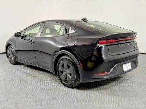 Used 2024 Toyota Prius LE image 6