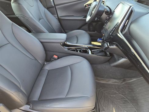 Used 2019 Toyota Prius Prime Advanced image 15