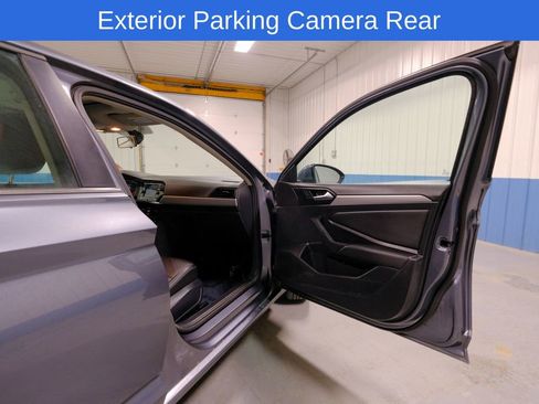 Used 2021 Volkswagen Jetta SE image 8